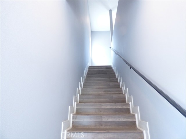 Detail Gallery Image 13 of 20 For 1923 Holly Dr, Los Angeles,  CA 90068 - 2 Beds | 2 Baths