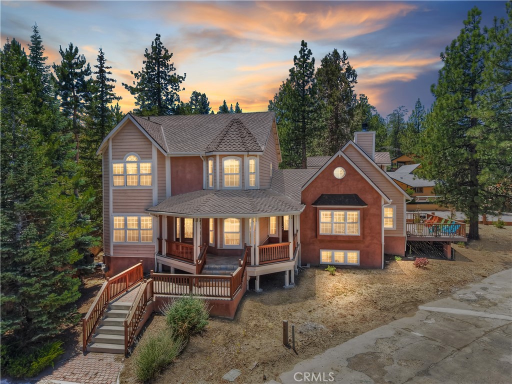 494 Lakeview Court