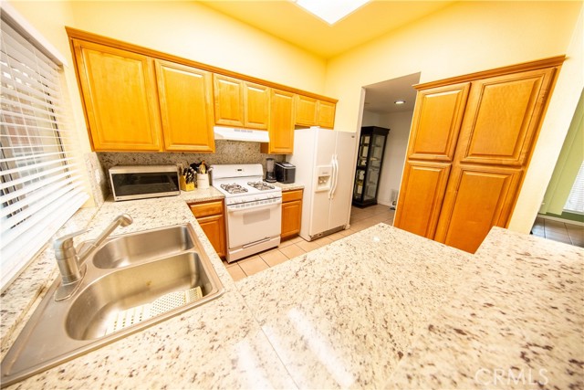 Detail Gallery Image 9 of 23 For 367 Aurora Dr, Perris,  CA 92571 - 2 Beds | 2 Baths