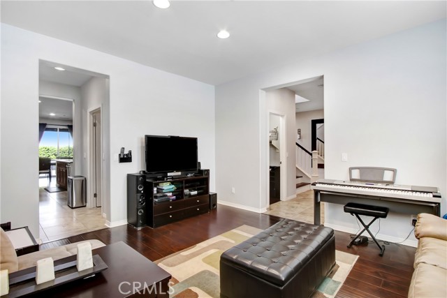 9271 Millionaire Lane, Riverside CA: https://media.crmls.org/medias/8248d70c-aa42-4cd9-b814-577b9726ff54.jpg