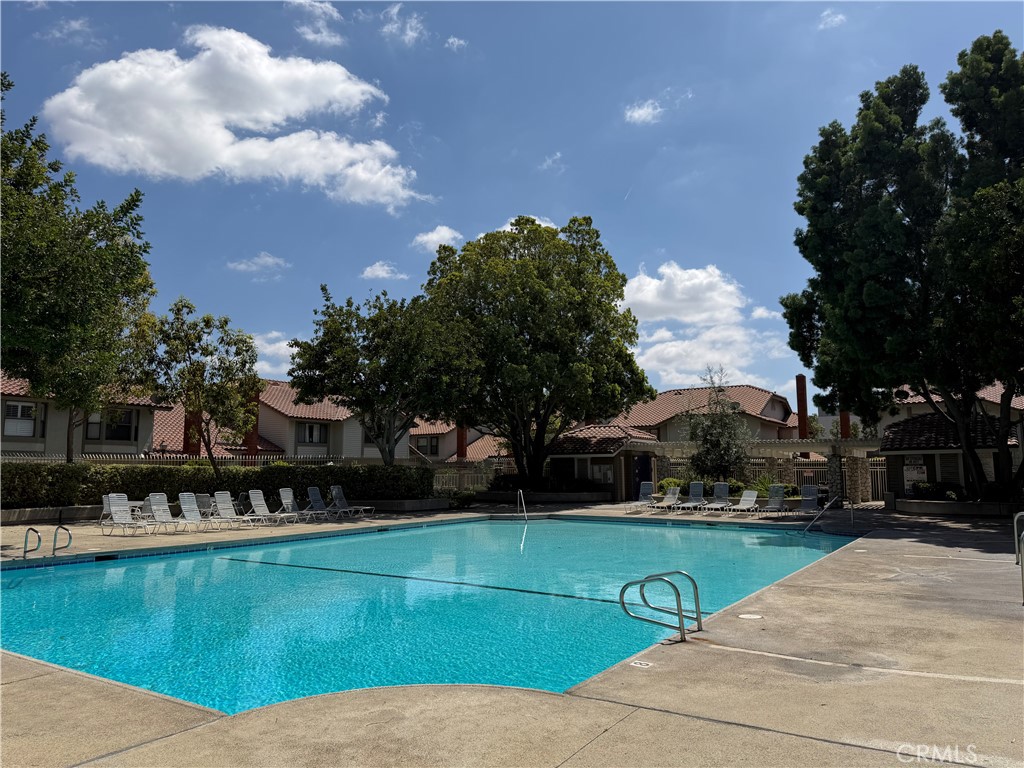 https://media.crmls.org/medias/8248d750-f693-4bfa-8a39-f56231e228f0.jpg?preset=X-Large