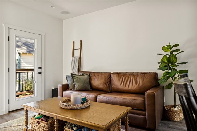 243 Manzanita Drive, Lake Arrowhead CA: https://media.crmls.org/medias/82498238-a493-4bc2-8bd3-26db474f298f.jpg