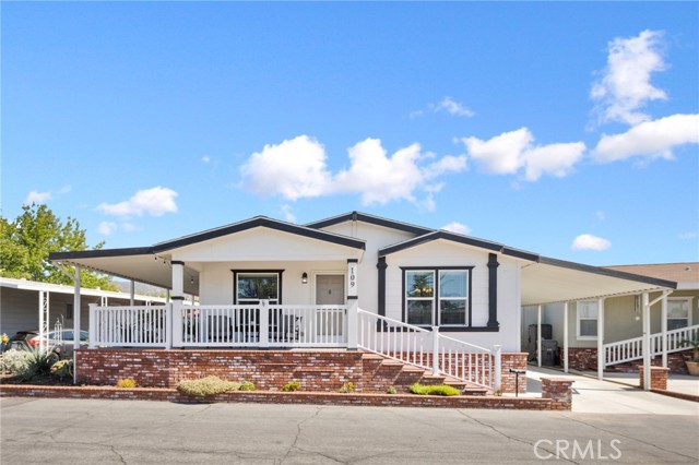 Detail Gallery Image 1 of 43 For 3530 Damien Ave #109,  La Verne,  CA 91750 - 3 Beds | 2 Baths