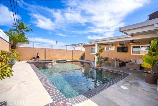 Image 33 of 43 For 4611 Myra  