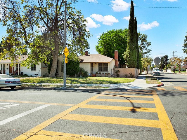 1751 North Maple Street photo 4