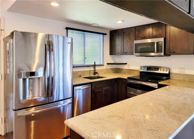 Detail Gallery Image 5 of 29 For 414 Avenida Castilla a,  Laguna Woods,  CA 92637 - 2 Beds | 3/1 Baths