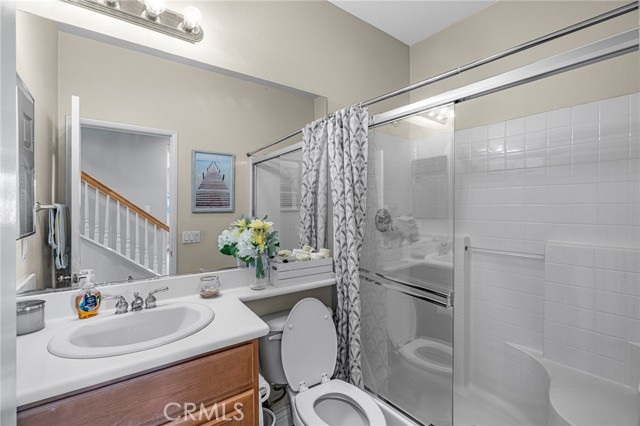 Image 17 of 43 For 16631 Sagebrush Street