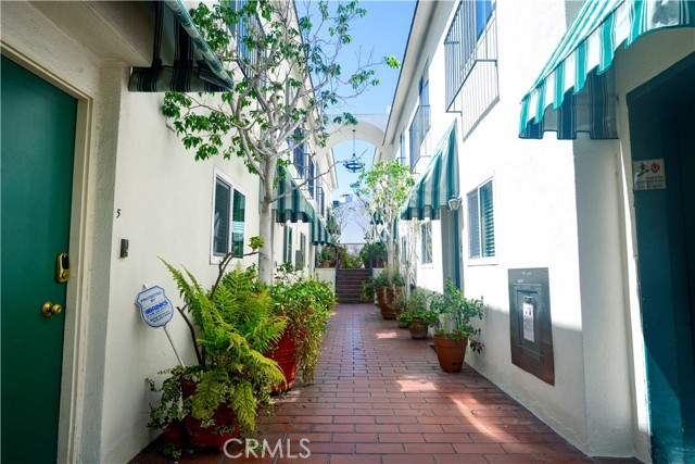 1745 Selby AVE Unit: 5