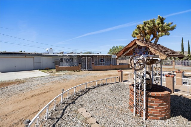 Detail Gallery Image 2 of 43 For 8054 Palm, Yucca Valley,  CA 92284 - 3 Beds | 2 Baths