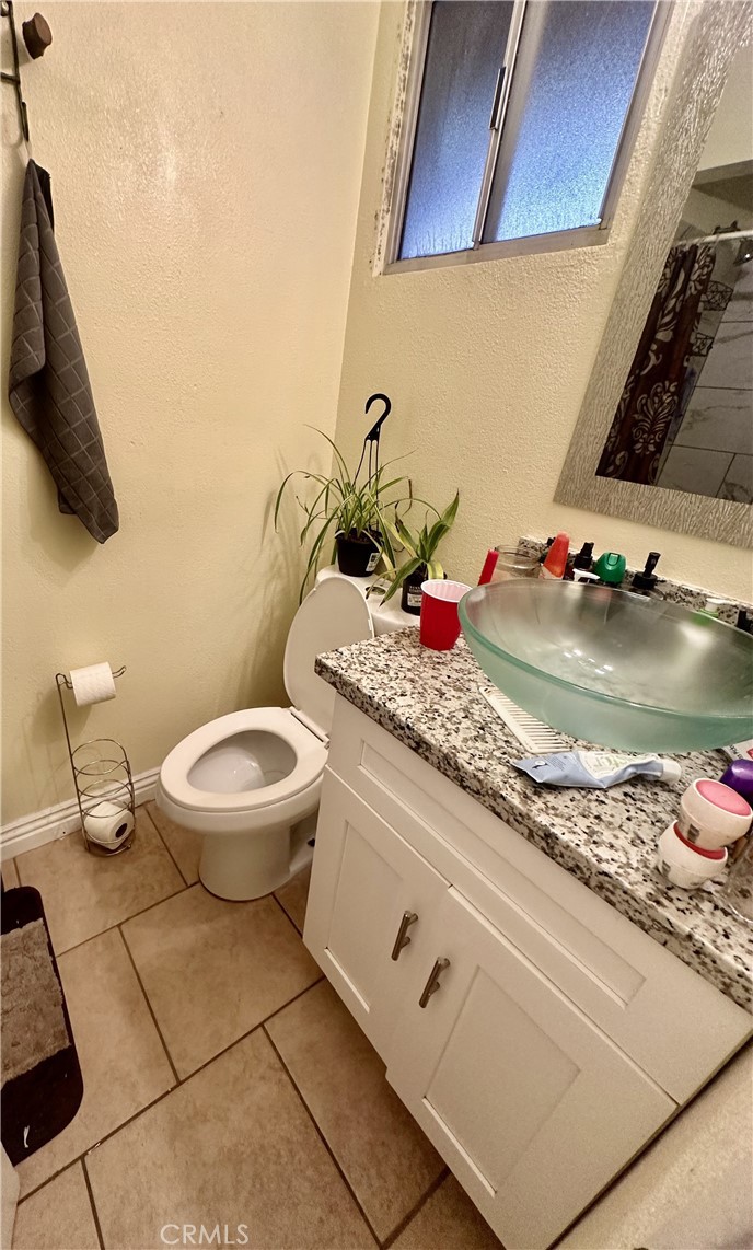 https://media.crmls.org/medias/824c3551-47ec-44fd-919f-3602c6b3363c.jpg?preset=X-Large