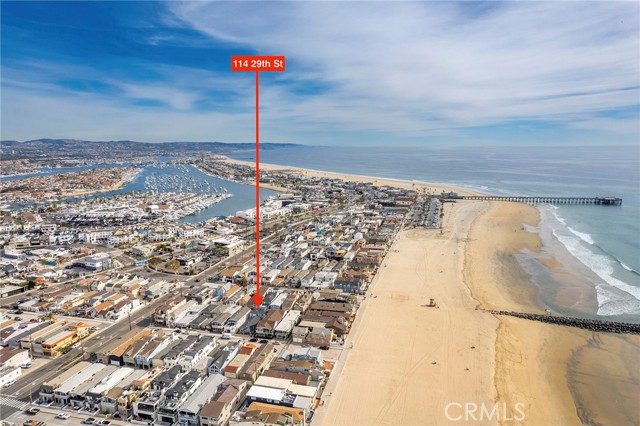 114 1/2 29TH, Newport Beach CA: https://media.crmls.org/medias/824ca413-c96c-48df-9b42-0a075d83c797.jpg