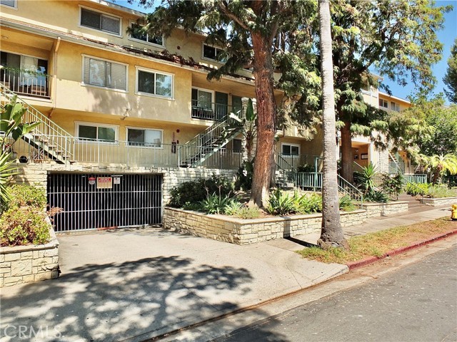 121 Sinclair Avenue, Glendale CA: https://media.crmls.org/medias/824ccf47-2357-48e1-a89b-43183ea26fbf.jpg