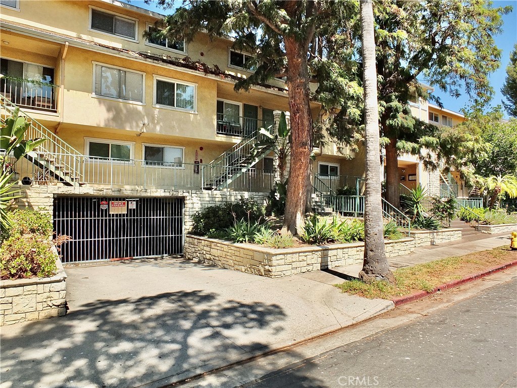 https://media.crmls.org/medias/824ccf47-2357-48e1-a89b-43183ea26fbf.jpg?preset=X-Large