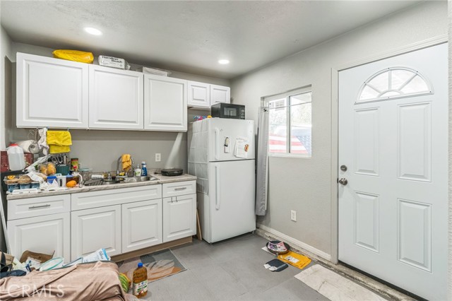 418 N Berlyn Avenue, Ontario CA: https://media.crmls.org/medias/824ceaaf-175e-442a-9aaa-c97b3aff1467.jpg
