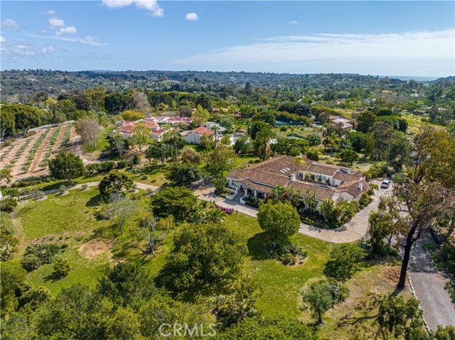 17716 Via De Fortuna, Rancho Santa Fe CA: https://media.crmls.org/medias/824d15cc-9bfa-4ea0-b023-c28e3e8e0105.jpg