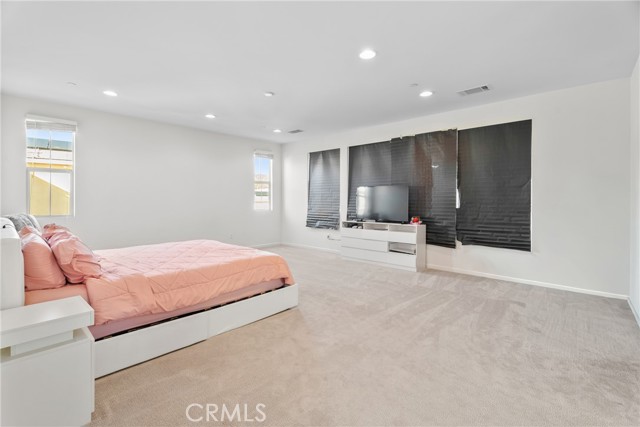 Detail Gallery Image 16 of 39 For 27606 Skylark Ln, Saugus,  CA 91350 - 5 Beds | 5/1 Baths