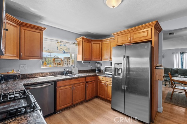 Detail Gallery Image 14 of 43 For 2001 N Salinas Ave, Los Angeles,  CA 90059 - 4 Beds | 2 Baths
