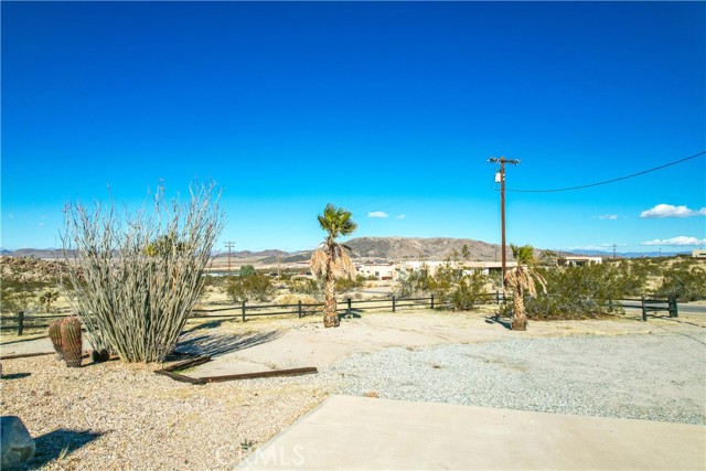 Detail Gallery Image 37 of 57 For 6992 Sierra Ave, Joshua Tree,  CA 92252 - 3 Beds | 2 Baths