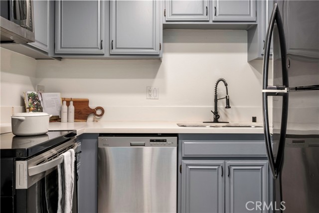 Detail Gallery Image 8 of 30 For 3000 Associated Rd #57,  Fullerton,  CA 92835 - 2 Beds | 2 Baths