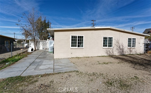 19288 3rd, Oro Grande CA: https://media.crmls.org/medias/824f2187-56d6-4245-b151-6f508fb291e2.jpg
