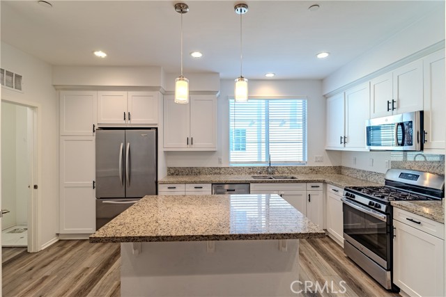 Detail Gallery Image 17 of 46 For 646 Savi, Corona,  CA 92878 - 3 Beds | 2/2 Baths