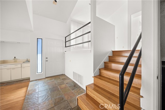 Detail Gallery Image 8 of 31 For 3437 Pinebrook, Costa Mesa,  CA 92626 - 3 Beds | 2 Baths