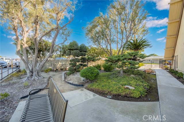 1540 Northwood Road, Seal Beach CA: https://media.crmls.org/medias/8251a6cf-50d6-43dc-991e-887e0de4ec08.jpg
