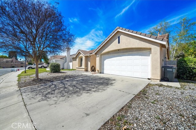 Detail Gallery Image 2 of 41 For 717 Balsam Way, Hemet,  CA 92545 - 2 Beds | 2 Baths