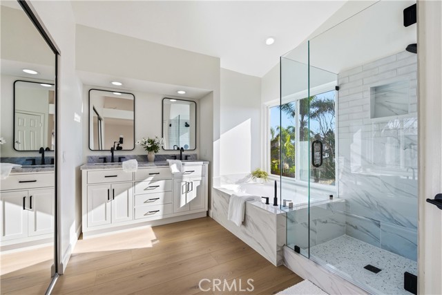 Detail Gallery Image 19 of 45 For 1394 La Culebra Cir, Camarillo,  CA 93012 - 4 Beds | 2/1 Baths