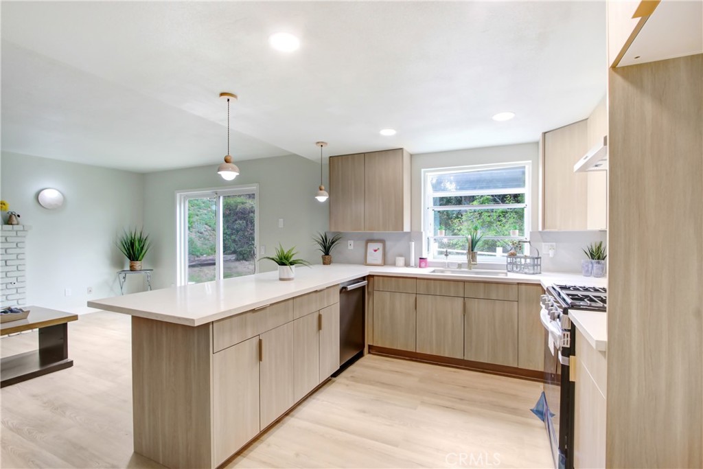 MLS #WS25252579 image #13