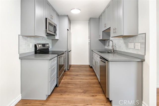 Detail Gallery Image 9 of 28 For 348 S Miraleste Dr #304,  San Pedro,  CA 90732 - 2 Beds | 2/1 Baths