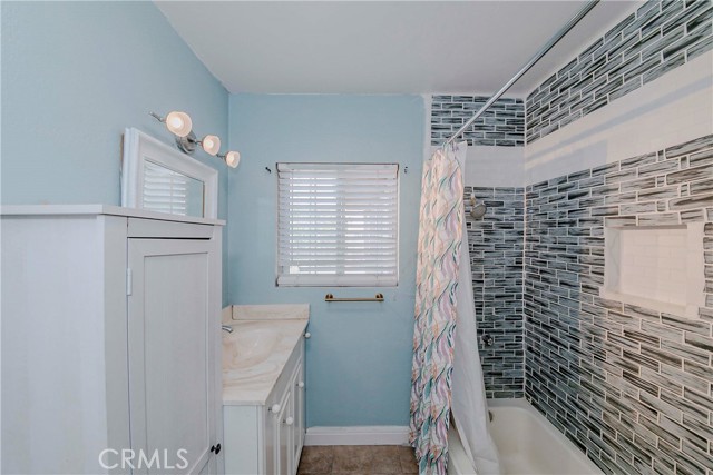 842 S Anaheim Boulevard, Anaheim CA: https://media.crmls.org/medias/8253cc5a-6809-4119-9934-7b79a6bfe3ef.jpg