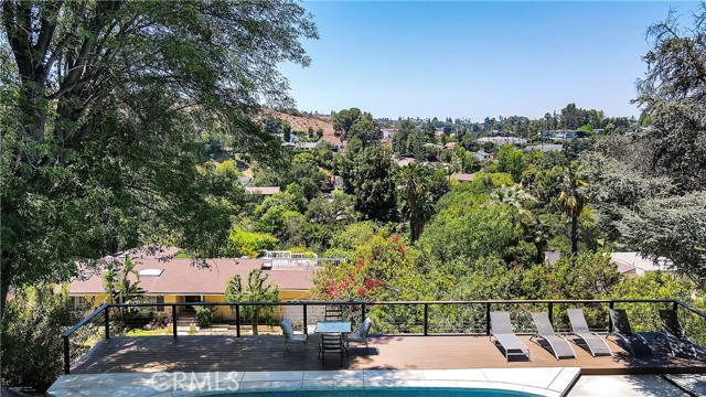 Detail Gallery Image 9 of 55 For 17072 Oak View Dr, Encino,  CA 91436 - 4 Beds | 3 Baths