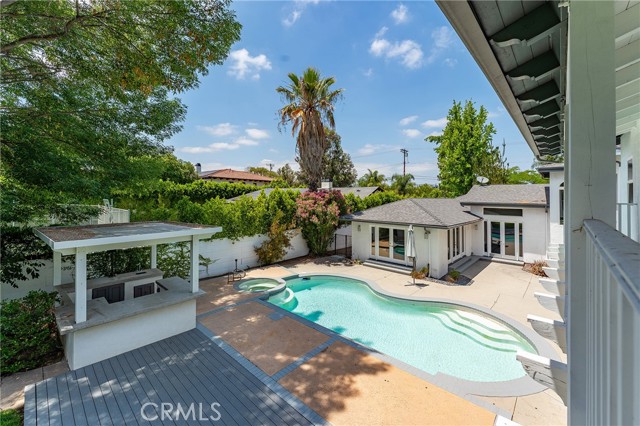 22904 Calvert Street, Woodland Hills CA: https://media.crmls.org/medias/825458b7-a3d9-43af-b593-e8e169ad1205.jpg