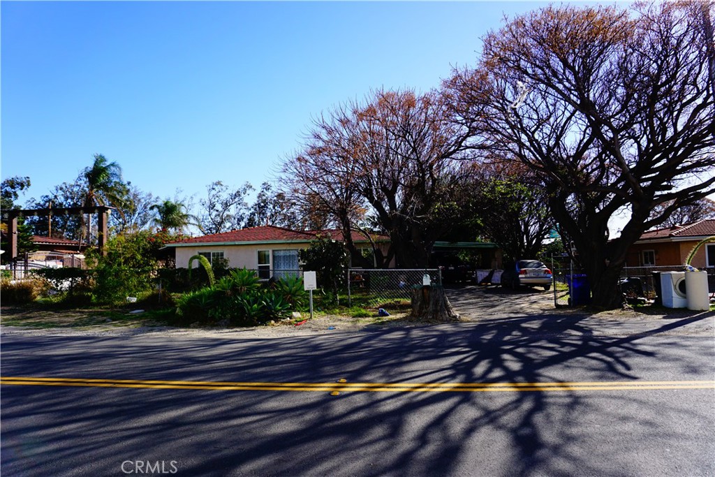 14833 Washington Drive, Fontana, CA 92335