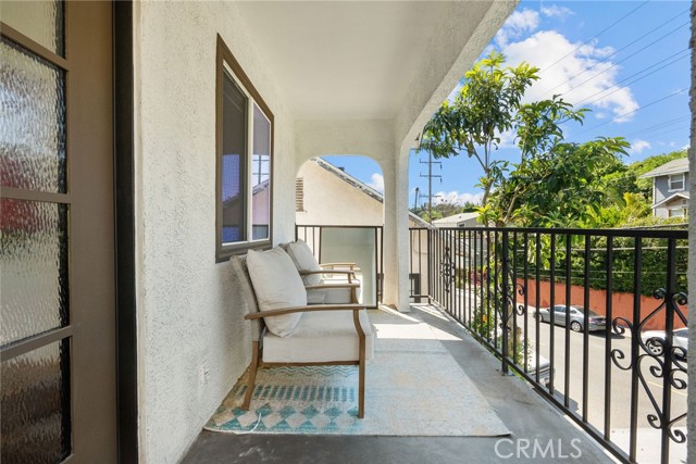 Detail Gallery Image 4 of 24 For 4142 Mercury Ave, Los Angeles,  CA 90031 - 2 Beds | 2 Baths