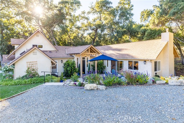 Detail Gallery Image 4 of 52 For 1545 Willow Creek, Paso Robles,  CA 93446 - 2 Beds | 4 Baths