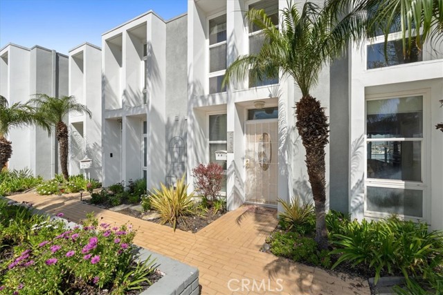 Detail Gallery Image 2 of 38 For 4053 Aladdin Dr, Huntington Beach,  CA 92649 - 3 Beds | 2/1 Baths