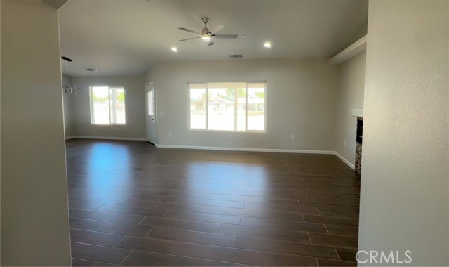 17995 Seaforth Street, Hesperia CA: https://media.crmls.org/medias/8257d631-7e0c-4a5c-a3c8-7c3fbd0e8eea.jpg