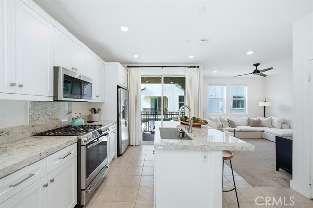 Detail Gallery Image 14 of 45 For 18315 Iris Ln, Yorba Linda,  CA 92886 - 2 Beds | 2/1 Baths