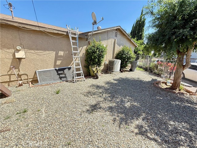 Detail Gallery Image 9 of 34 For 19107 Lyle Ave, Corona,  CA 92881 - 3 Beds | 2 Baths