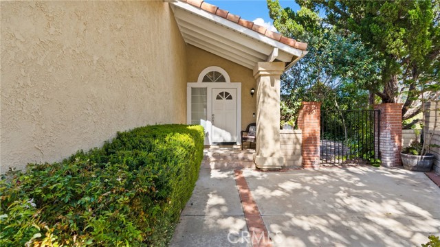 Detail Gallery Image 14 of 56 For 19765 Azure Field Dr, Newhall,  CA 91321 - 3 Beds | 2/1 Baths