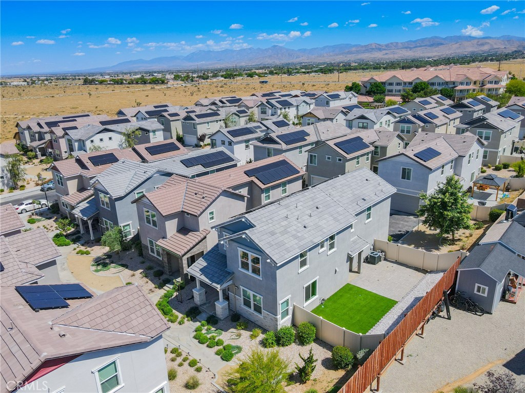 https://media.crmls.org/medias/8258732e-dcd5-43be-97dc-17c5b1f8bb43.jpg?preset=X-Large