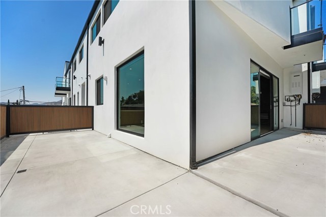 4036 Rosemont Avenue, Montrose CA: https://media.crmls.org/medias/825943d9-b6bb-4585-ae32-40d0812b6b36.jpg