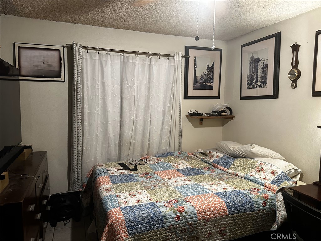 https://media.crmls.org/medias/82596a14-5af3-4ae6-9f58-5c41ffb08697.jpg?preset=X-Large
