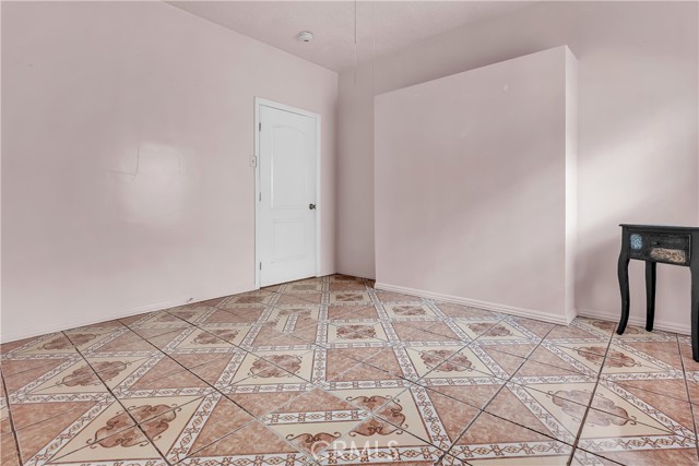 Detail Gallery Image 11 of 30 For 657 E 53rd, Los Angeles,  CA 90011 - – Beds | – Baths