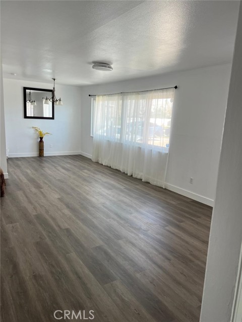 38565 Malby Avenue, Palmdale CA: https://media.crmls.org/medias/825a3639-ba95-409a-b201-287505e18a47.jpg