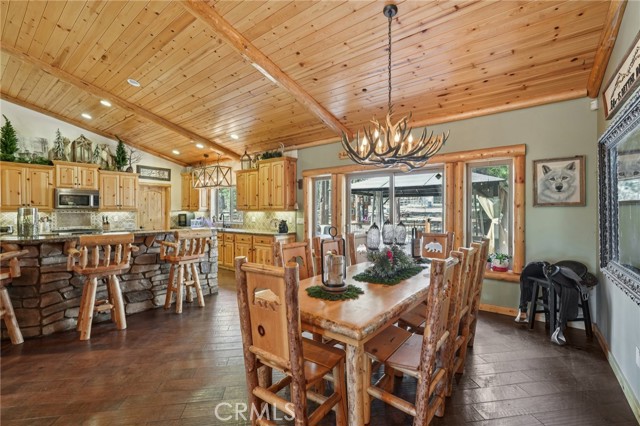 Detail Gallery Image 12 of 39 For 1039 Heritage Trl, Big Bear City,  CA 92314 - 4 Beds | 4/1 Baths