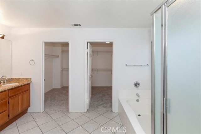 8433 Lindenhurst Street, Riverside CA: https://media.crmls.org/medias/825aa573-dca7-4b88-934d-38a09e8c9972.jpg