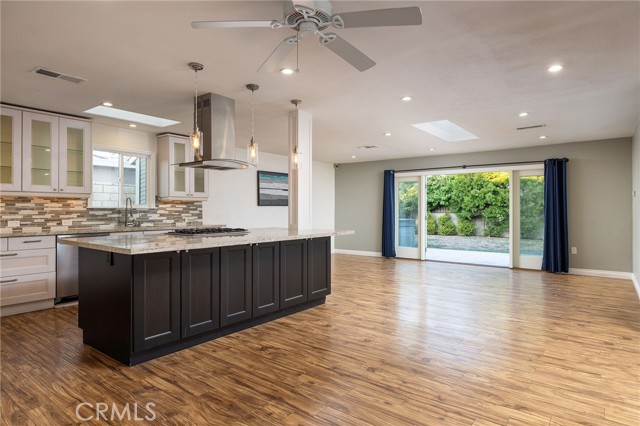 18102 18102 Hartlund Lane, Huntington Beach CA: https://media.crmls.org/medias/825ab73c-b98e-4cbc-b274-1616405513d1.jpg